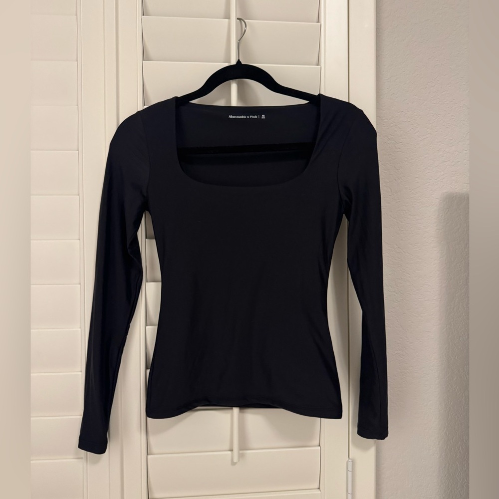 Abercrombie & Fitch - Soft Matte Seamless Long-Sleeve Tuckable Squareneck Top
